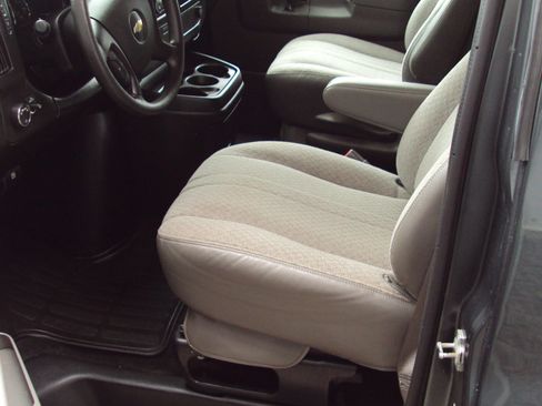 Used 2014 Chevrolet Express 1500 LT w/ LT Preferred Equipment Group image 17