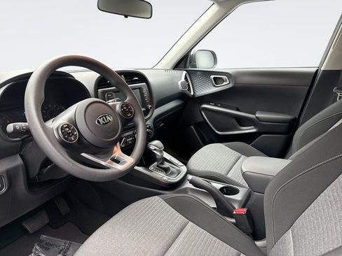 Used 2021 Kia Soul S FWD image 10