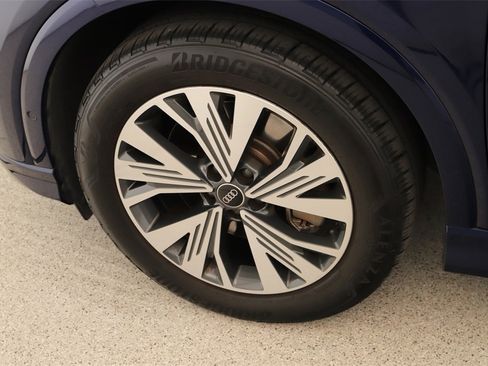 Used 2023 Audi Q4 e-tron Premium Plus w/ Premium Plus image 33