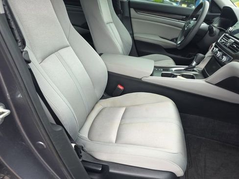 Used 2020 Honda Accord EX image 32