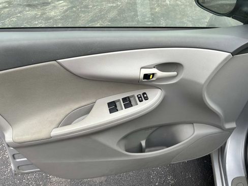 Used 2009 Toyota Corolla S image 12