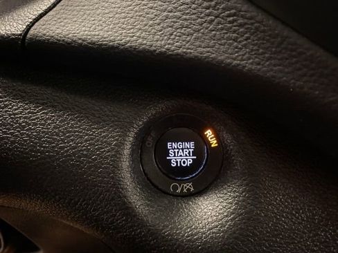 Used 2022 Jeep Cherokee Limited image 18