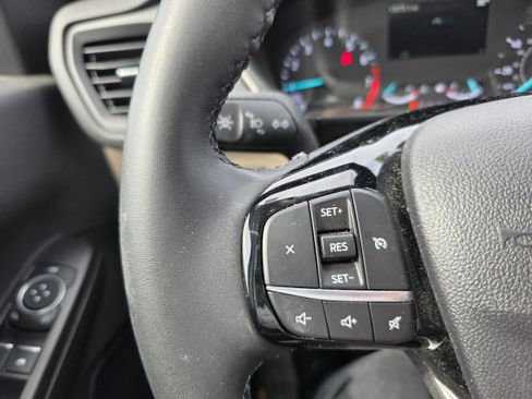 Used 2022 Ford Escape SE w/ Cold Weather Package image 13