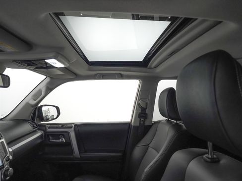 Certified 2022 Toyota 4Runner SR5 Premium w/ Moonroof Package AWD/4WD image 6