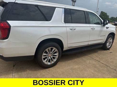Used 2023 GMC Yukon XL SLT w/ SLT Premium Package AWD/4WD image 5