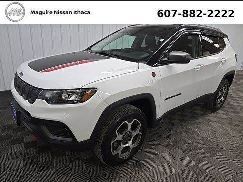 Used 2022 Jeep Compass Trailhawk w/ Trailhawk Convenience Group AWD/4WD image 9