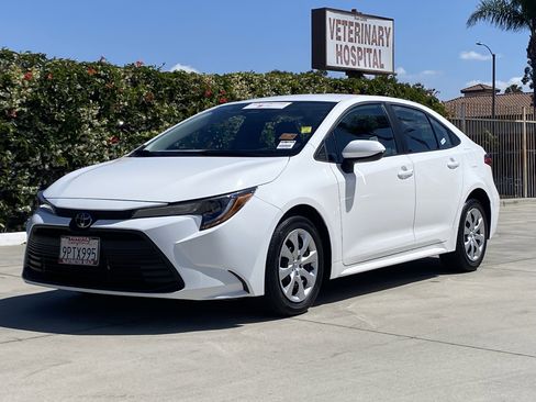 Certified 2025 Toyota Corolla LE FWD image 6
