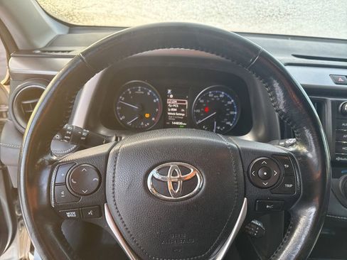 Used 2018 Toyota RAV4 XLE image 6