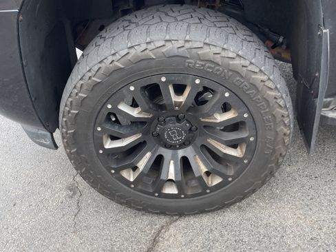 Used 2013 Chevrolet Tahoe LTZ AWD/4WD image 21