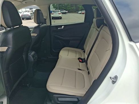 Certified 2022 Ford Escape SEL AWD/4WD image 10
