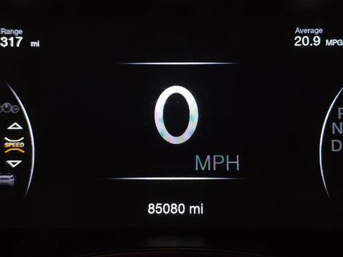 Used 2020 Jeep Grand Cherokee Altitude AWD/4WD image 5