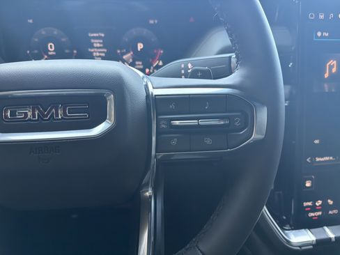 Used 2026 GMC Yukon XL Elevation image 20