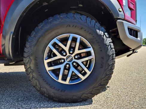Used 2017 Ford F150 Raptor w/ Equipment Group 802A Luxury AWD/4WD image 10