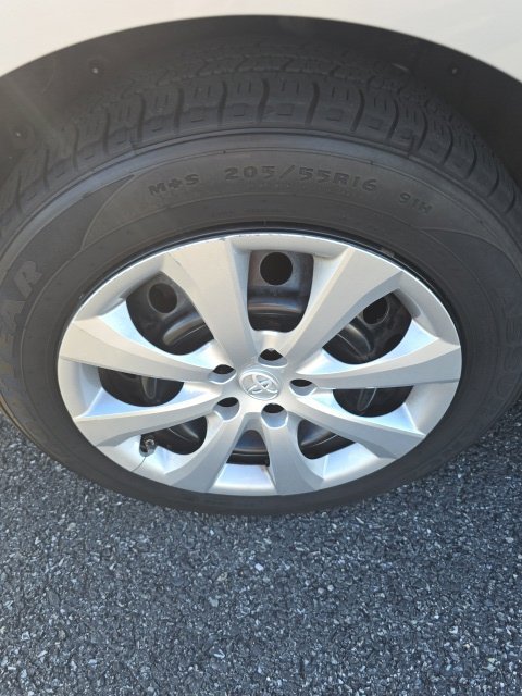 Used 2022 Toyota Corolla LE FWD image 11