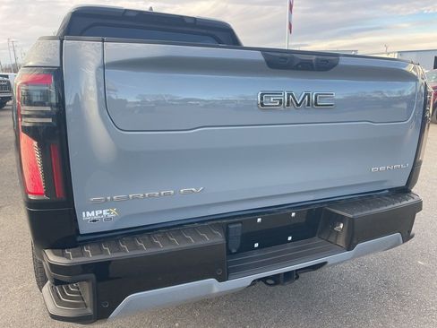 Used 2024 GMC Sierra EV Denali image 32