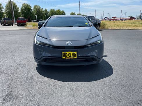 Certified 2025 Toyota Prius LE AWD/4WD image 8