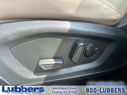 Used 2022 Ford Explorer XLT w/ Equipment Group 202A AWD/4WD image 12