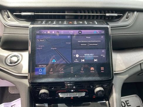 Used 2023 Jeep Grand Cherokee Limited w/ Trailer Tow Prep Group (B) RWD image 13