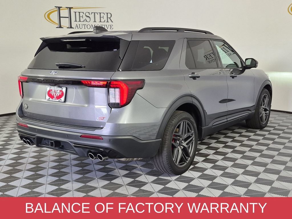 Used 2025 Ford Explorer ST w/ Sun And Sound Package AWD/4WD image 4