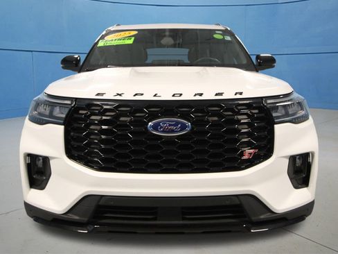 Used 2025 Ford Explorer ST AWD/4WD image 33