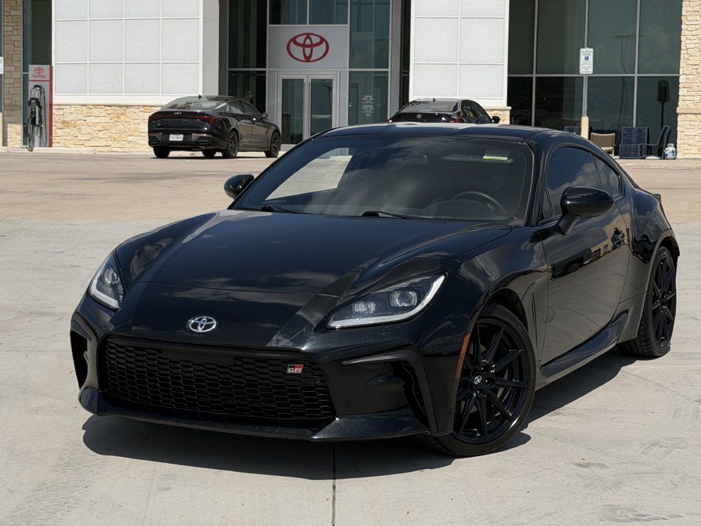 Used 2024 Toyota GR86 Premium RWD image 2