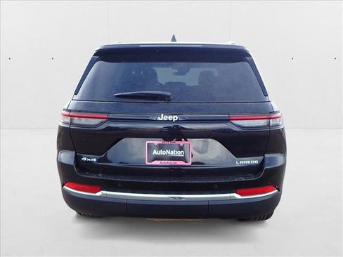 New 2025 Jeep Grand Cherokee Laredo w/ Luxury Tech Group I image 3