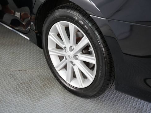 Used 2012 Toyota Camry XLE w/ Leather Pkg FWD image 61