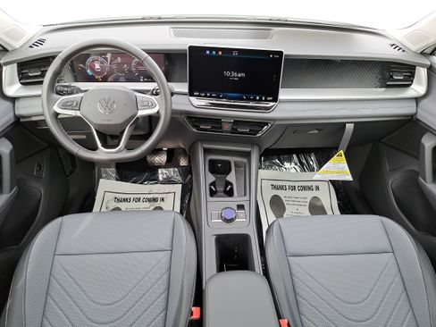 New 2026 Volkswagen Tiguan SE image 9