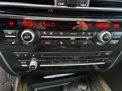 Used 2018 BMW X5 xDrive40e image 10