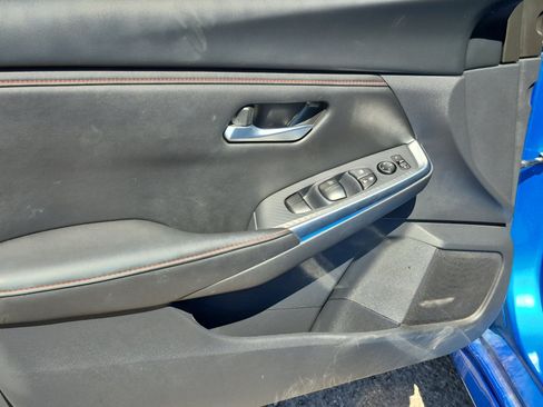 Used 2025 Nissan Sentra SR FWD image 14