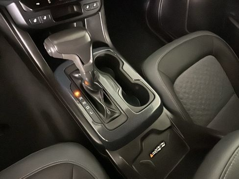 Used 2019 Chevrolet Colorado Z71 AWD/4WD image 25