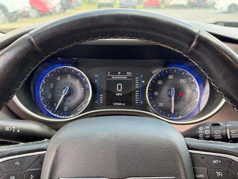 Used 2020 Chrysler Voyager Lxi w/ Cold Weather Group FWD image 19