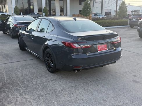 Used 2026 Toyota Camry SE image 7