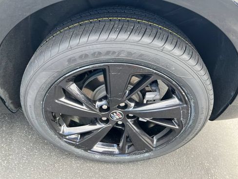 Certified 2025 Buick Envision Sport Touring AWD/4WD image 23