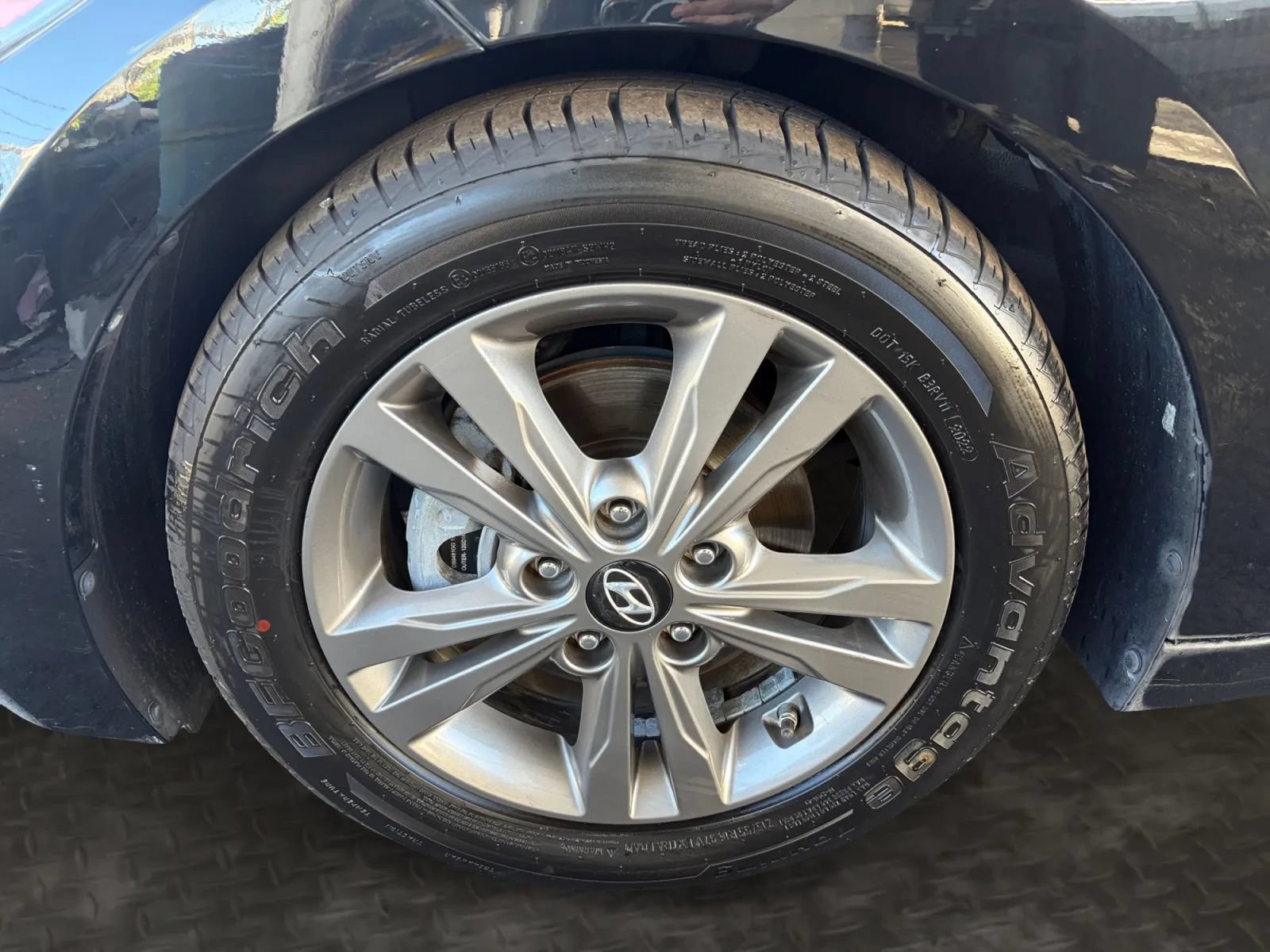 Used 2017 Hyundai Elantra SE FWD image 32