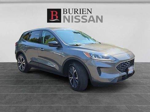 Used 2021 Ford Escape SE w/ SE Sport Appearance Package AWD/4WD image 7