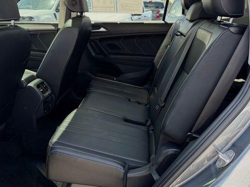 Used 2023 Volkswagen Tiguan SE w/ Panoramic Sunroof Package FWD image 30
