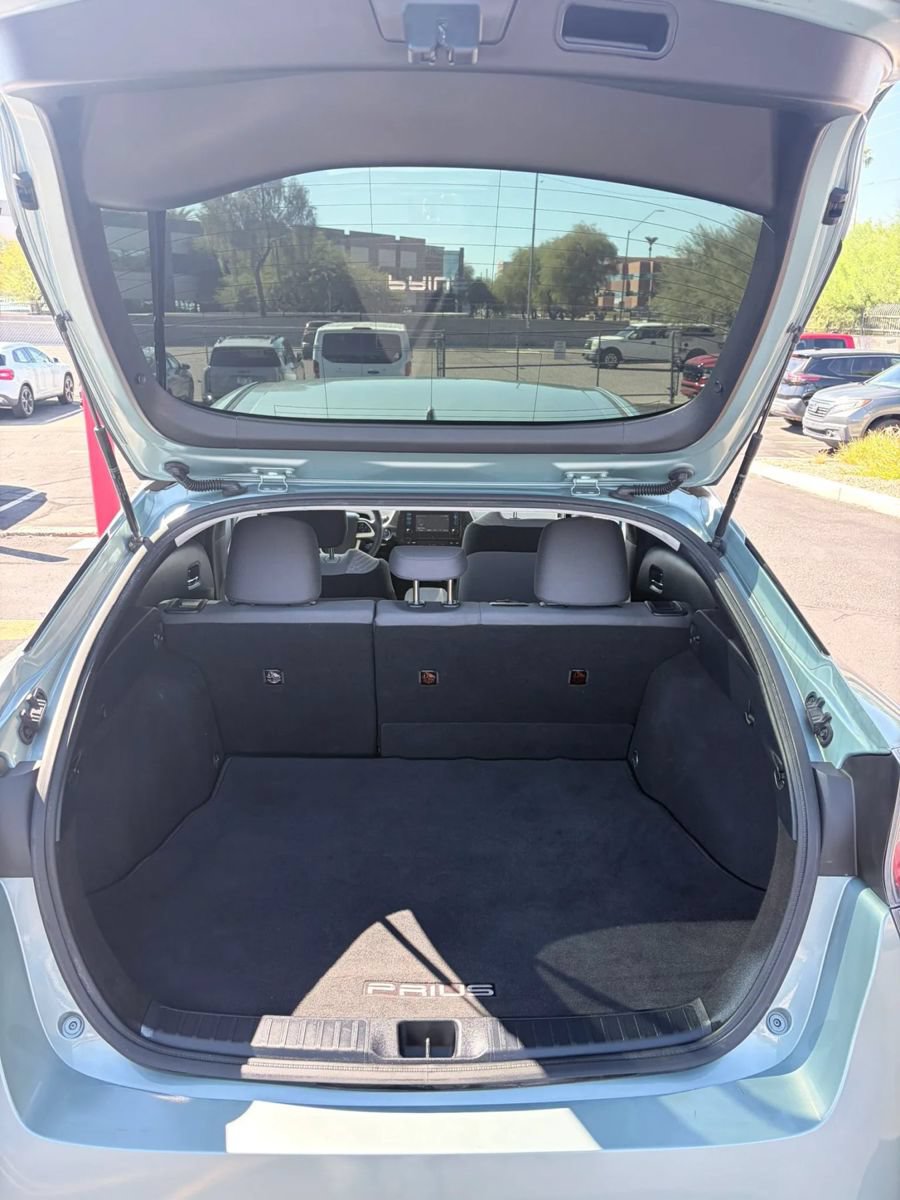 Used 2017 Toyota Prius Two w/ Carpet Mat Package FWD image 13