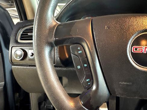 Used 2010 GMC Yukon XL 2500 SLE image 13