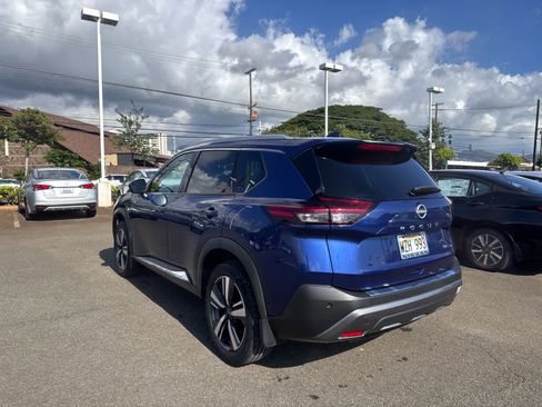 Used 2023 Nissan Rogue SL w/ SL Premium Package image 4