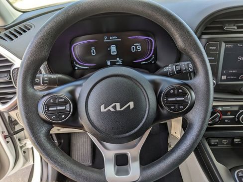 Certified 2025 Kia Soul LX image 31