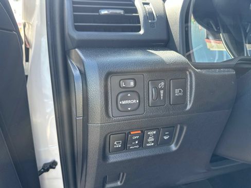 Used 2023 Toyota 4Runner Limited AWD/4WD image 6