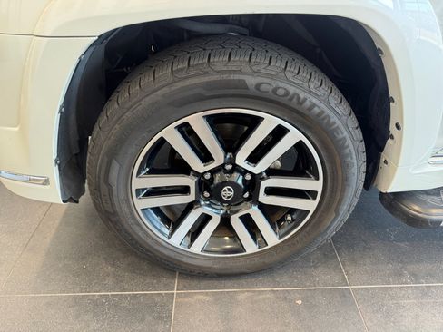 Used 2018 Toyota 4Runner Limited AWD/4WD image 26