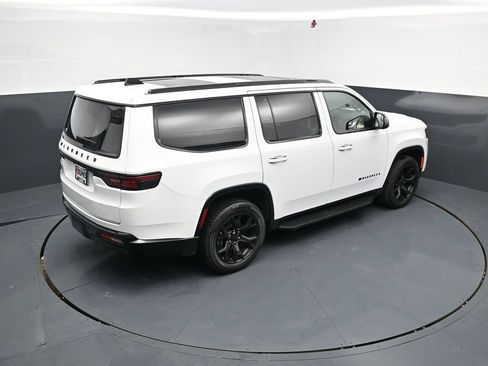 Used 2024 Jeep Wagoneer Series II AWD/4WD image 33