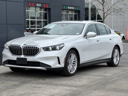 Used 2025 BMW 530i xDrive image 7