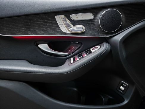 Used 2022 Mercedes-Benz GLC 300 4MATIC image 18