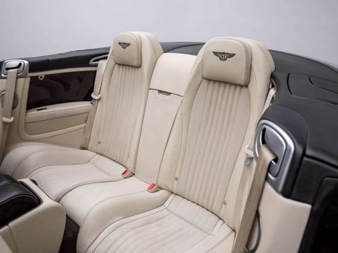 Used 2018 Bentley Continental GT image 12