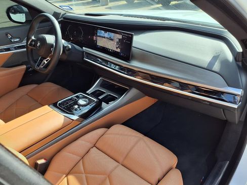 Used 2023 BMW 740i RWD image 28