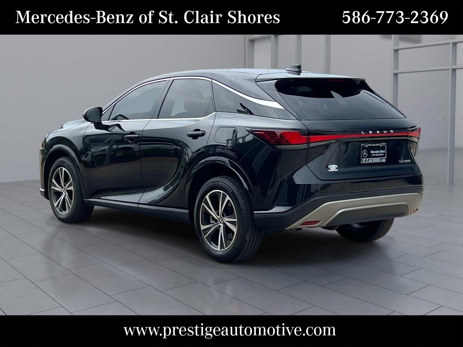 Used 2024 Lexus RX 350 FWD w/ Technology Package image 3