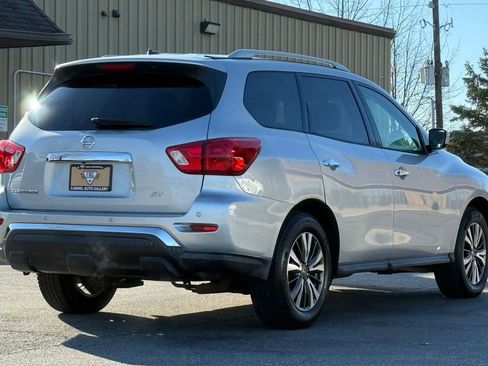 Used 2017 Nissan Pathfinder SV image 6